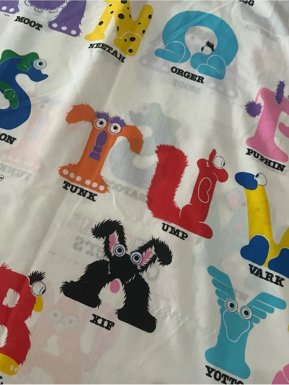 Vintage ALPHA CRITTERS Twin Flat Sheet 1985 ALPHABET CHARACTER MATERIAL VGC.